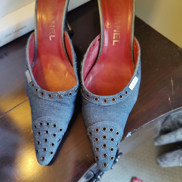 Chanel shoes - Picture 7 of 9